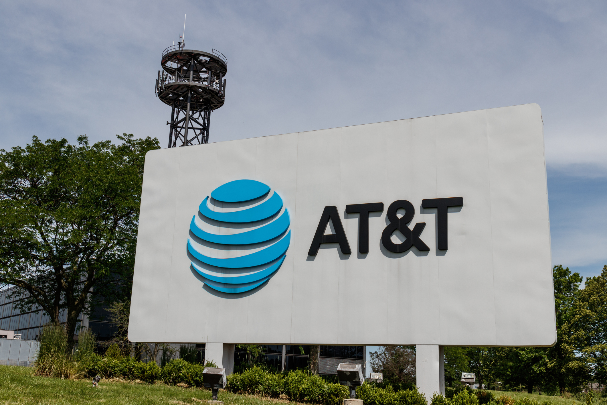 Image for AT&T Sued For Patent Infringement For Tracking Broadcasts And   Providing Program Information [telecom] 