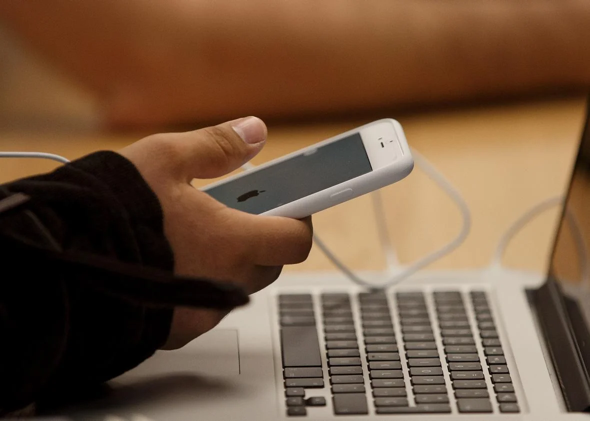 Image for Even if the FBI Cracks the San Bernardino Shooter's iPhone, the Encryption Debate Won't Be Over [telecom] 