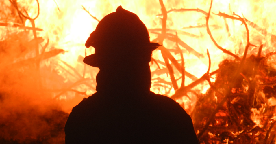 Image for 1,000 First Responders Urge Congress to Restore Net Neutrality After Verizon Throttles California Firefighters During Wildfires [telecom] 