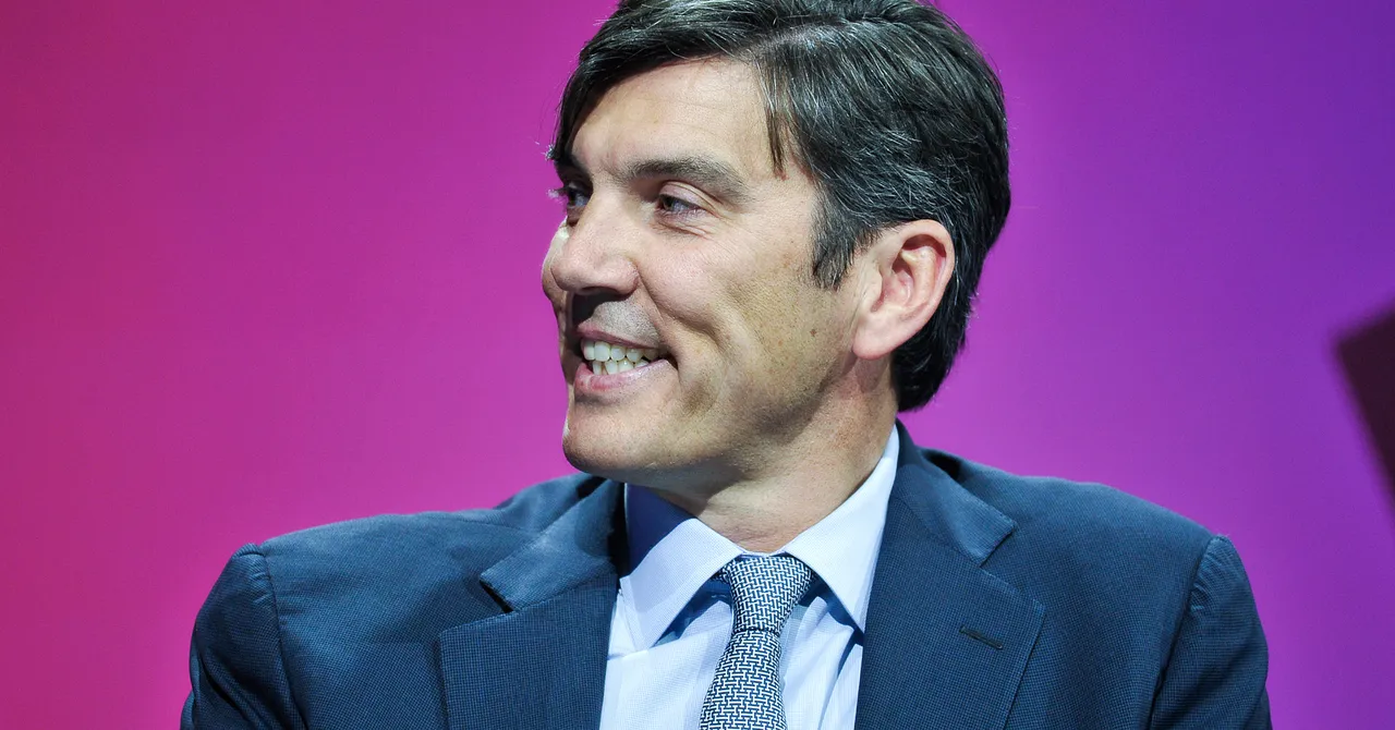 Image for Can Verizon Build A Strong Brand From The Bones Of Yahoo And Aol? [telecom] 