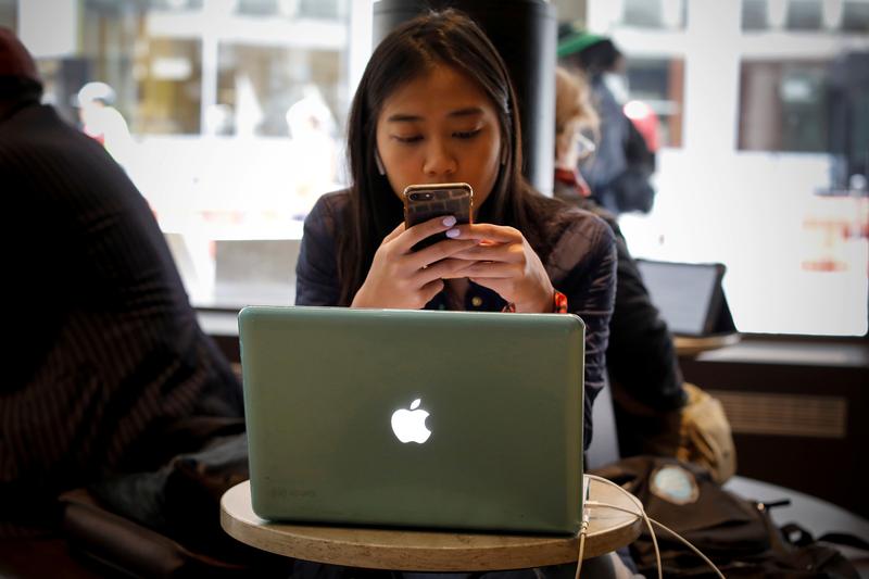 Image for Apple dropped plan for encrypting backups after FBI complained -- sources [telecom] 